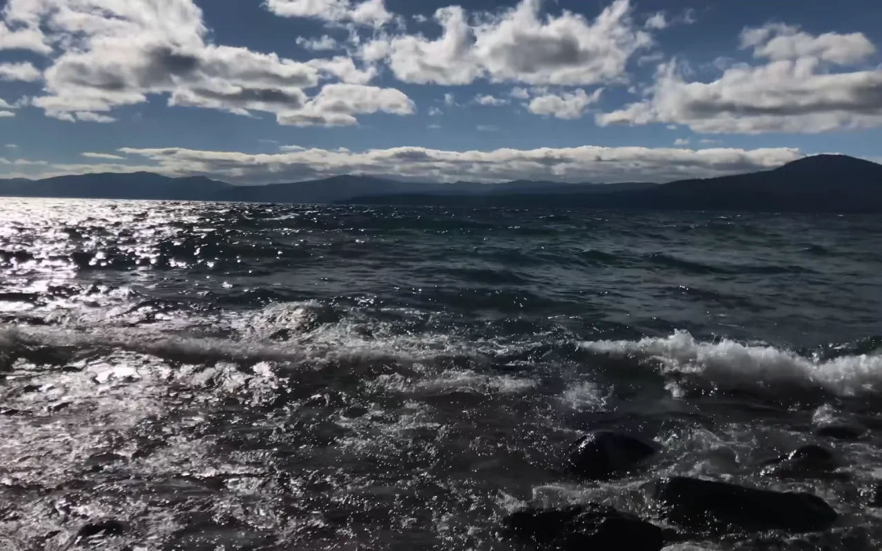 Lake Tahoe Waves live wallpaper preview
