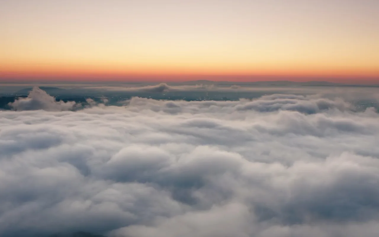 Above The Clouds live wallpaper preview