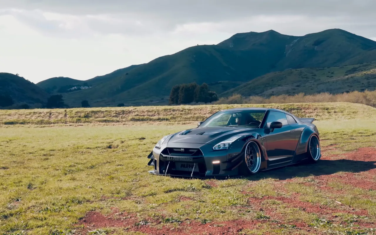 Nissan GTR Godzilla in the Mountains live wallpaper preview