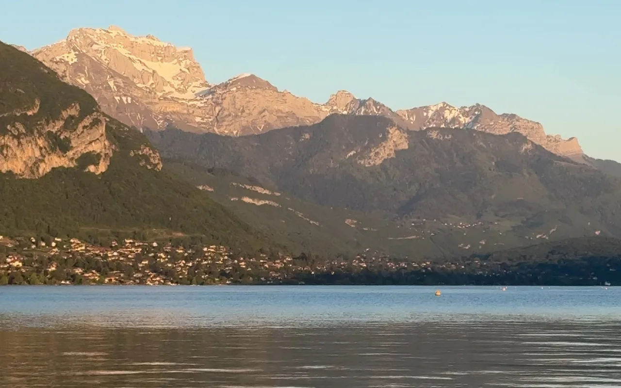 Annecy live wallpaper preview