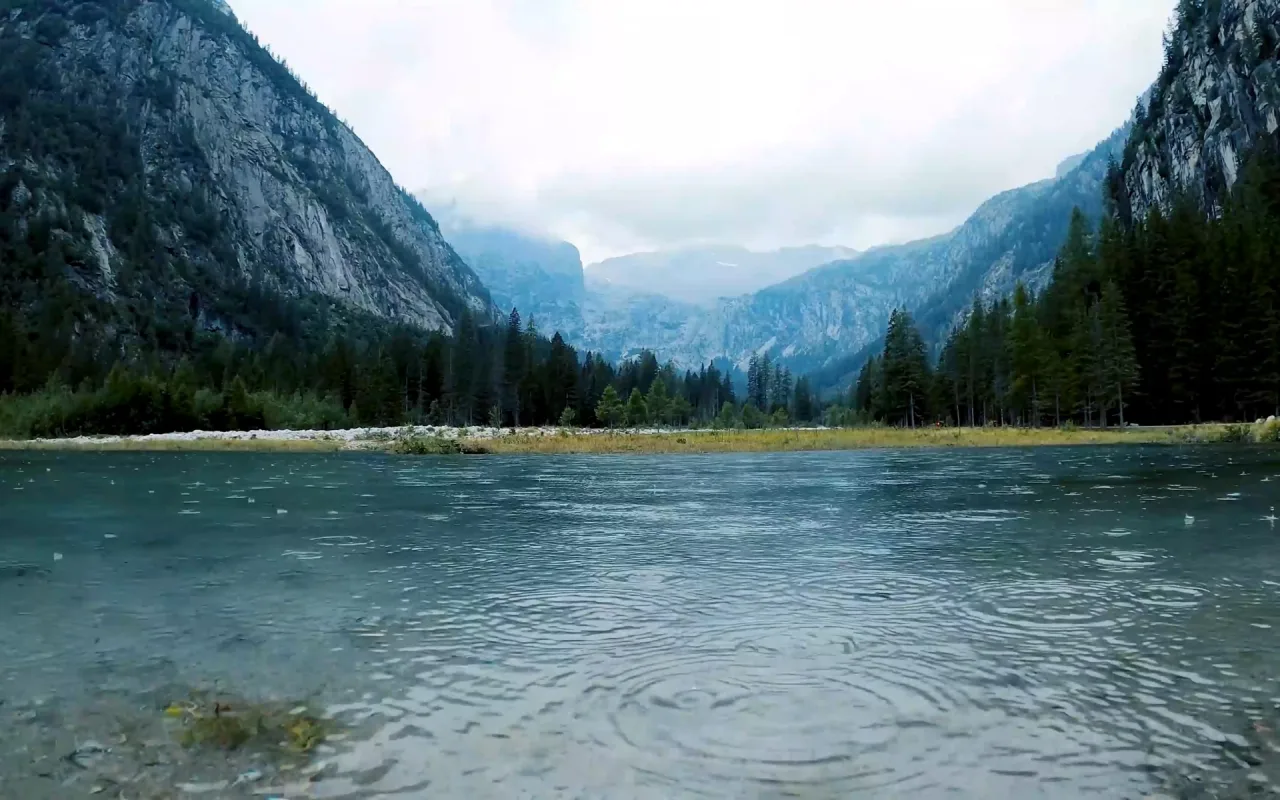 Mountain Rain live wallpaper preview