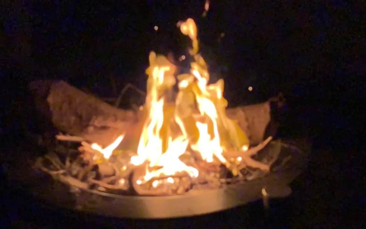 Campfire live wallpaper preview