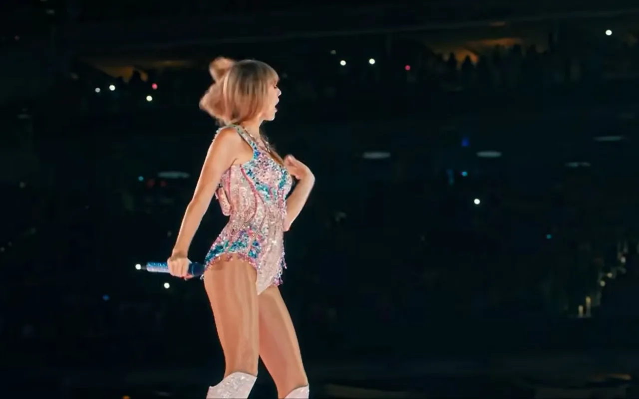 Taylor Swift The Eras Tour live wallpaper preview