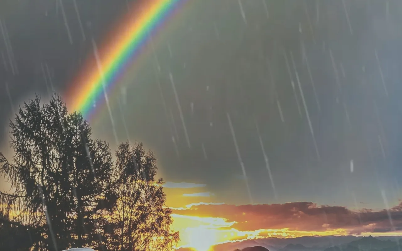 Radiant Rainbow live wallpaper preview