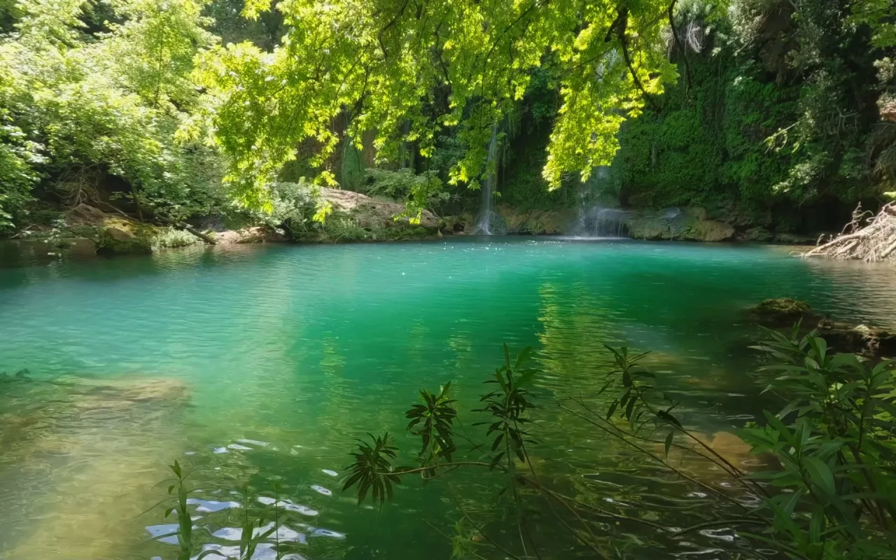 Hidden Lake live wallpaper preview