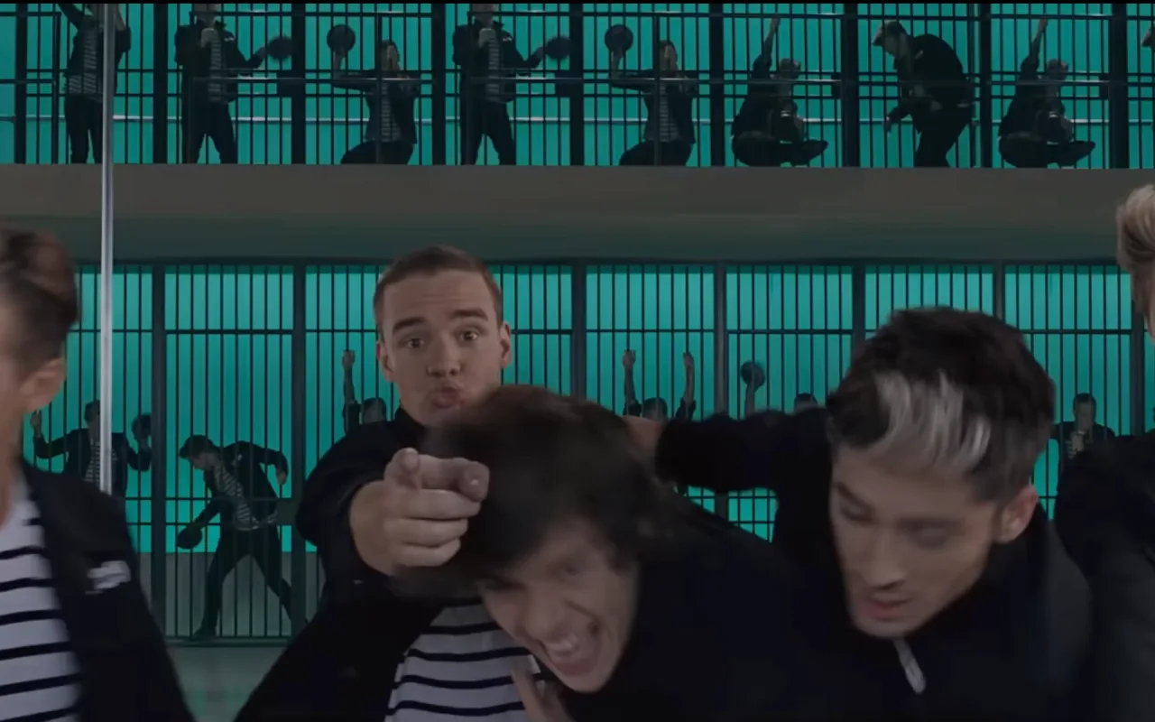 Kiss You live wallpaper preview