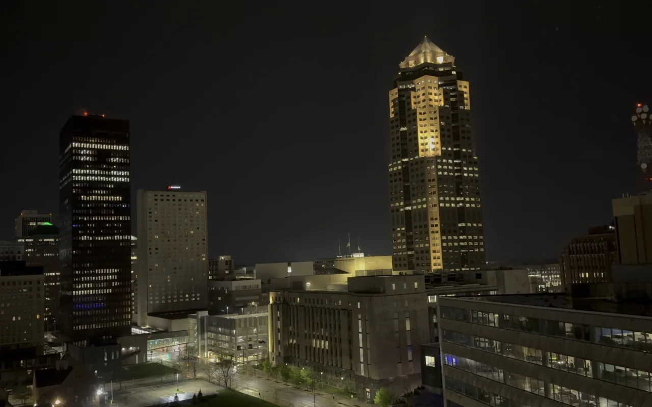 Downtown Des Moines, IA Storm live wallpaper preview