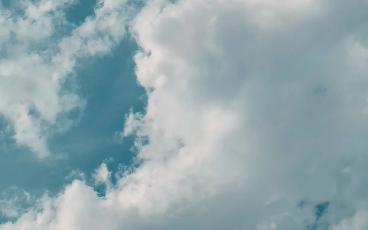 Clouds live wallpaper preview