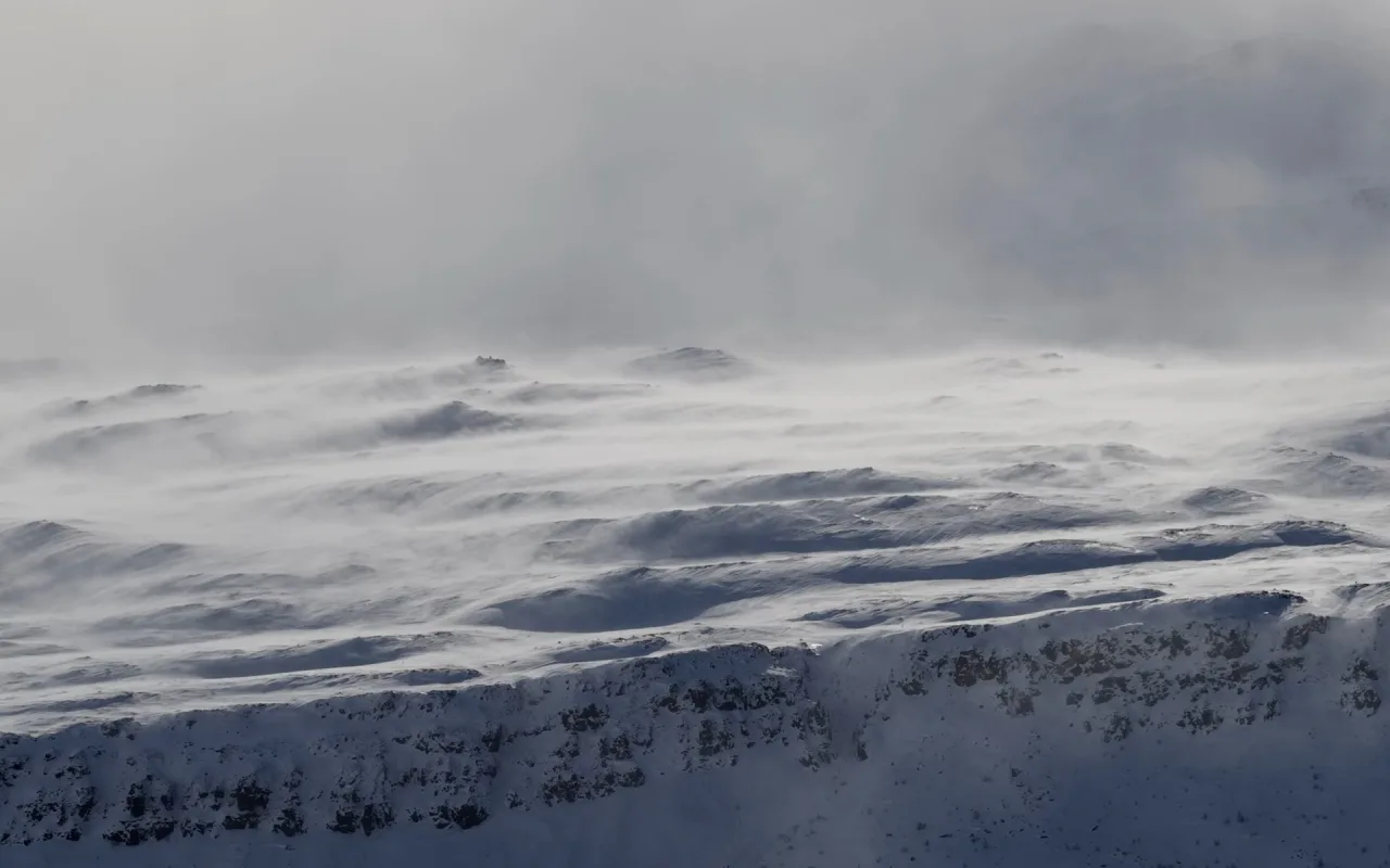 Snowy mountains live wallpaper preview