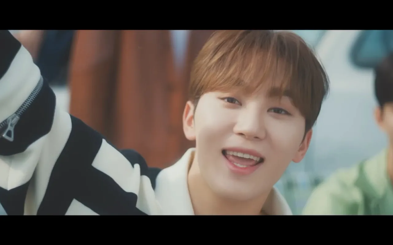 Ima Seventeen live wallpaper preview