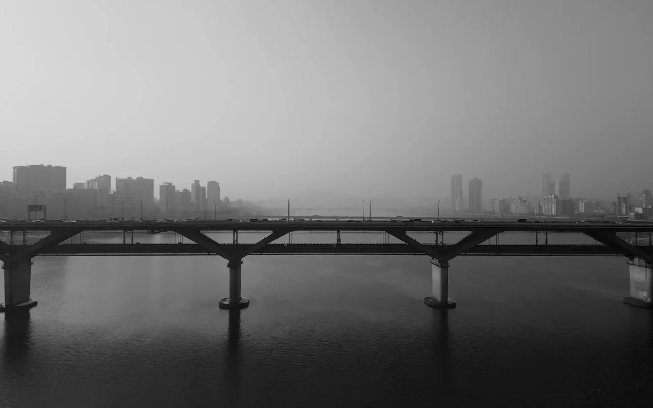 Monochrome Bridge live wallpaper preview